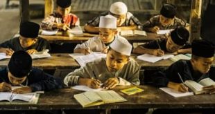 Jelaskan Mengapa Mengamalkan Ilmu Sama Pentingnya dengan Menuntut Ilmu Dalam Islam