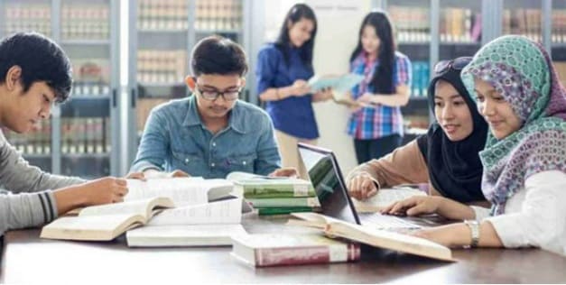 Peran mahasiswa dalam budaya berbagi ilmu pengetahuan secara bebas di lingkungan akademis