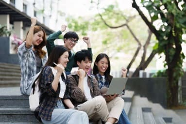 Peran mahasiswa dalam mendorong dan mendukung budaya berbagi ilmu pengetahuan di lingkungan akademis