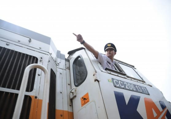 Program orientasi untuk masinis baru merupakan contoh teknik formalisasi apa